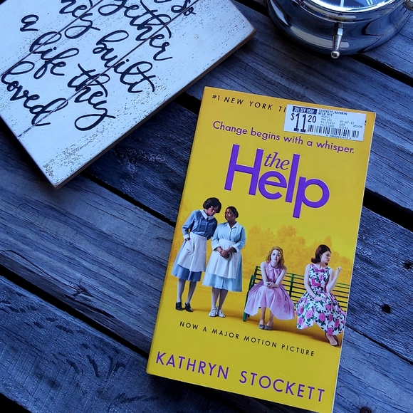 The Help Novel - Picture 2 of 7